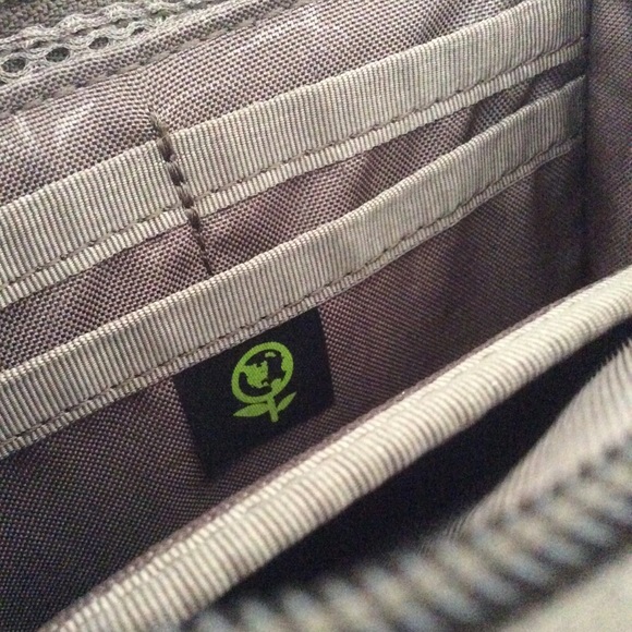 REI Crossbody Wallet 5.5”x 6.5”x 1” - Picture 7 of 9